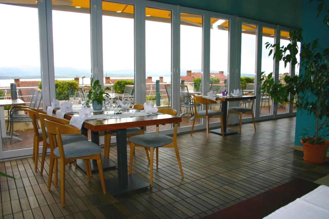 Apartments Villa Azzurra Bol Bagian luar foto