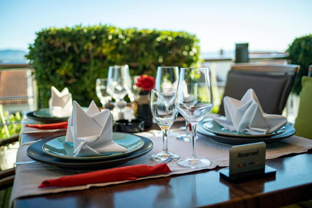 Apartments Villa Azzurra Bol Bagian luar foto
