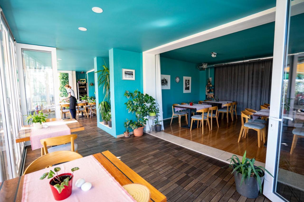 Apartments Villa Azzurra Bol Bagian luar foto