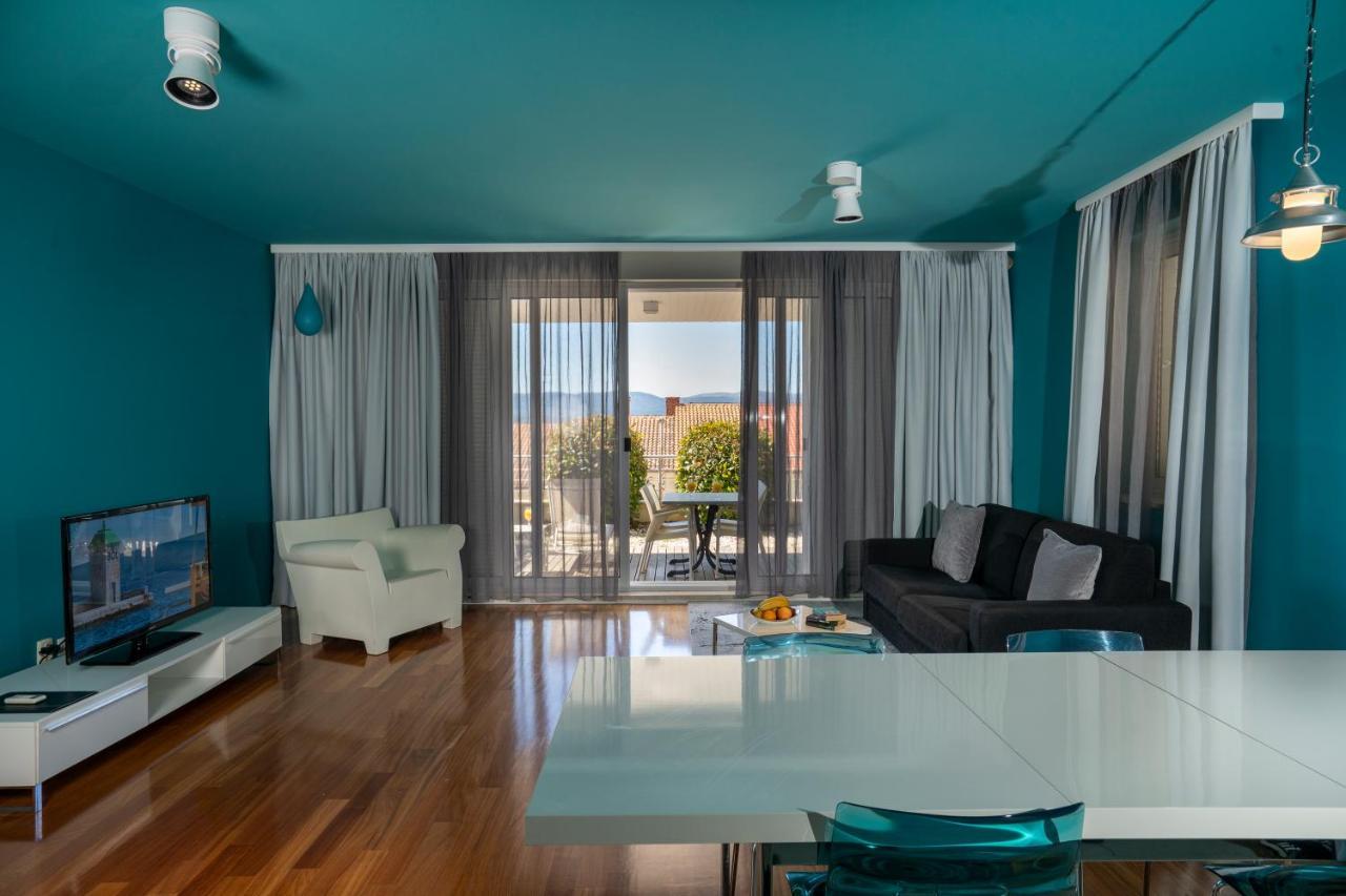 Apartments Villa Azzurra Bol Bagian luar foto