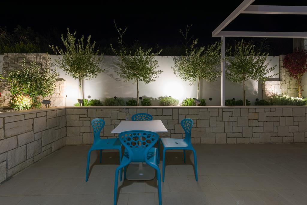 Apartments Villa Azzurra Bol Bagian luar foto