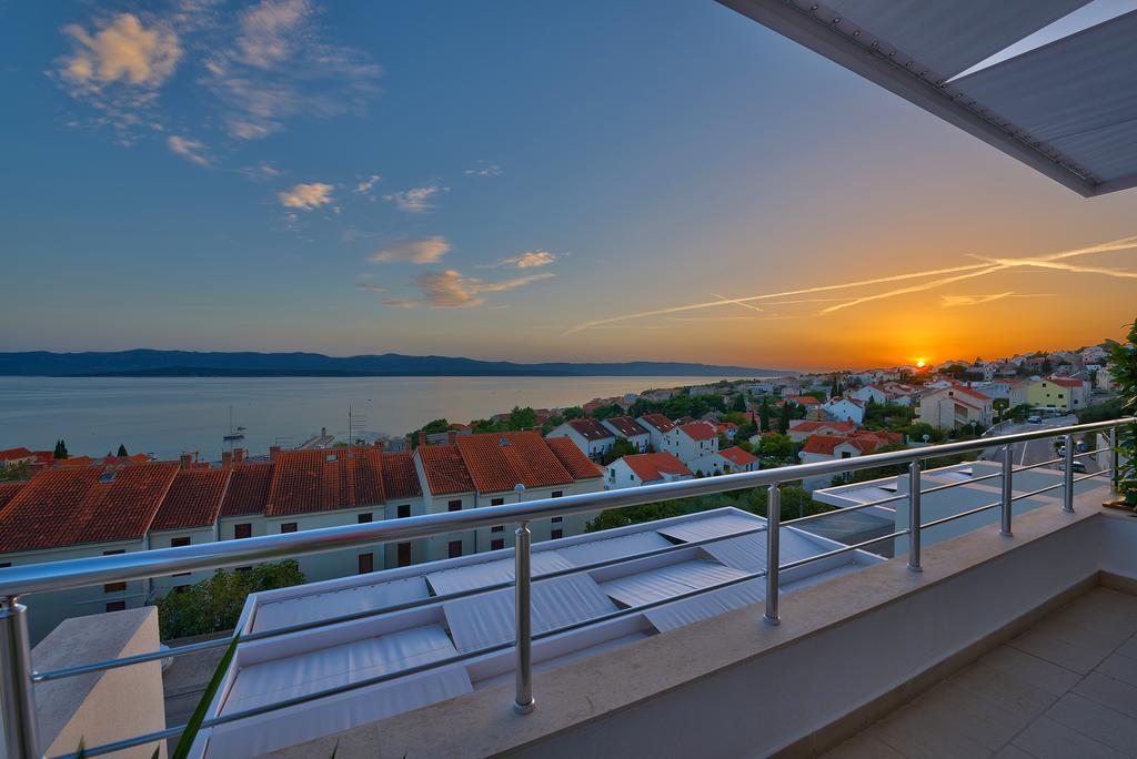 Apartments Villa Azzurra Bol Bagian luar foto
