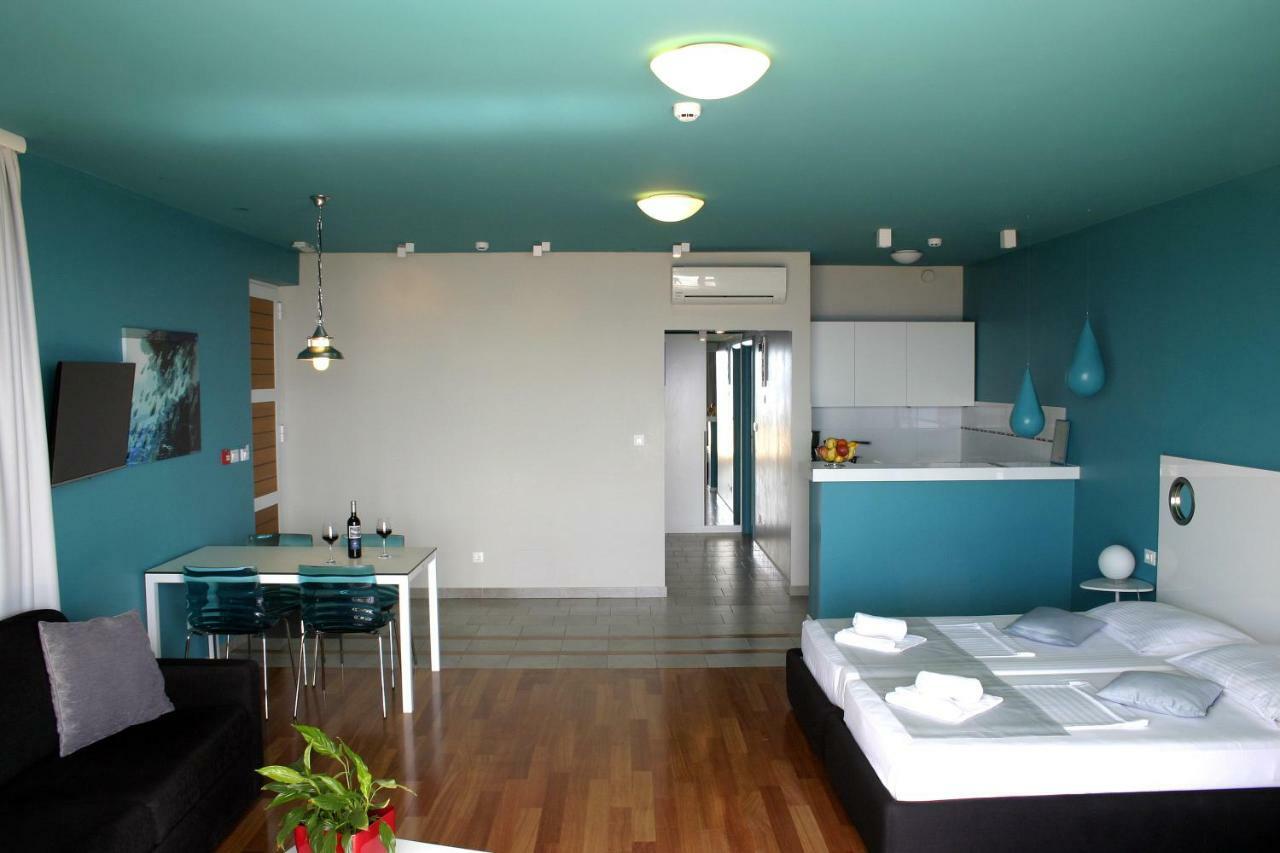 Apartments Villa Azzurra Bol Bagian luar foto
